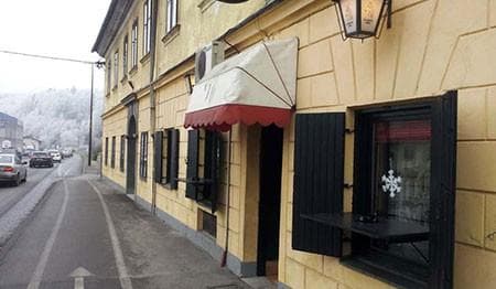LOKAL ZA 60 LJUDI, PROSTOR ZAKLJUČENE DRUŽBE, PRIVAT ZABAVE, DNEVNI BAR BOŽIČ, LAVRICA cover