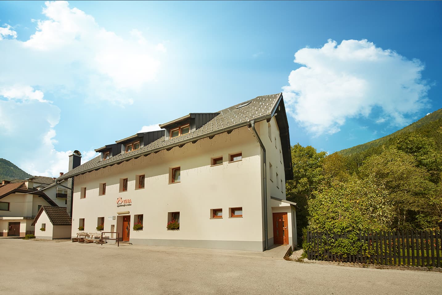 APARTMAJI IN SOBE TINA KRANJSKA GORA
