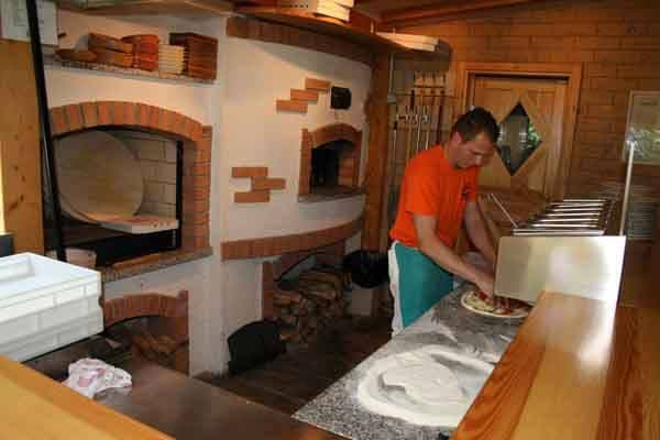 DOSTAVA MALIC KOMENDA PLANINSKI DOM | PLANINSKI DOM KOMENDA | PLANINSKA POSTOJANKA | JOŽE DODIG