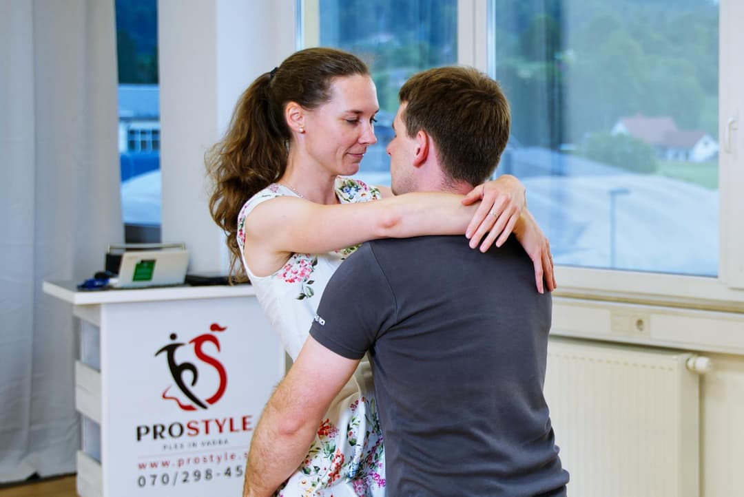 PLESNA ŠOLA IN VADBENI CENTER PROSTYLE za odrasle in otroke cover