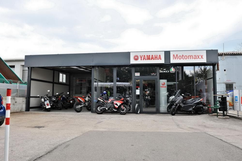 POOBLAŠČENI SERVISER YAMAHA, VESPA - MOTOMAXX, PRODAJA IN SERVIS MOTORNIH KOLES, IZOLA cover