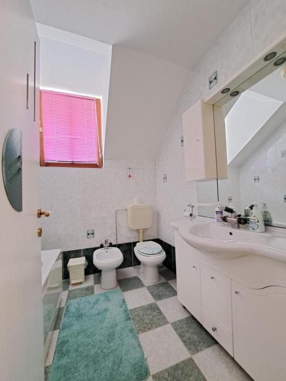 SOBE IN APARTMA ČEHOVIN, ROOMS, POSTOJNA