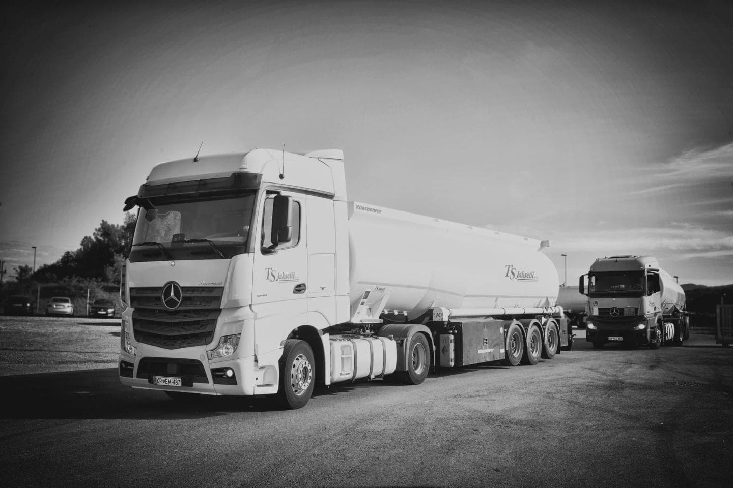 TS JAKSETIČ D.O.O. – VAŠ PARTNER ZA TRANSPORT, ADR-PREVOZE IN VISOKO KAKOVOSTEN SERVIS VOZIL