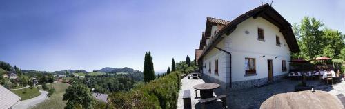  RESTAVRACIJA GRIČ, ŠENTJOŠT NAD HORJULOM