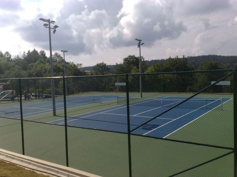 Tenis igrišča, Peščena, umetna trava, akrilni premazi, Ljubljana