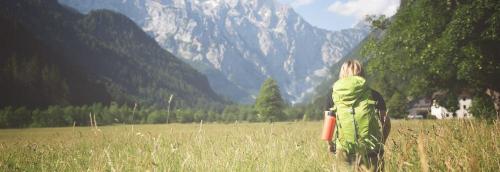 TURISTIČNA KMETIJA ZGORNJI ZAVRATNIK, DOMAČA HRANA, POLETNI TABOR, POLPENZION, Z ZAJTRKOM, LUČE