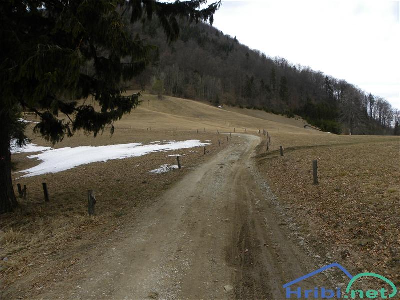 Planinski dom vrhe sobe smučišče medvednica