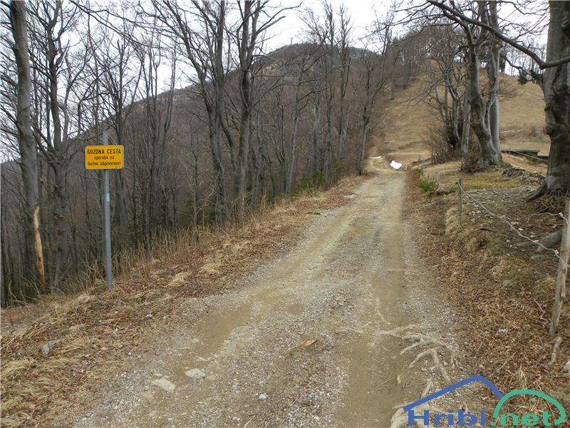 Planinski dom vrhe sobe smučišče medvednica