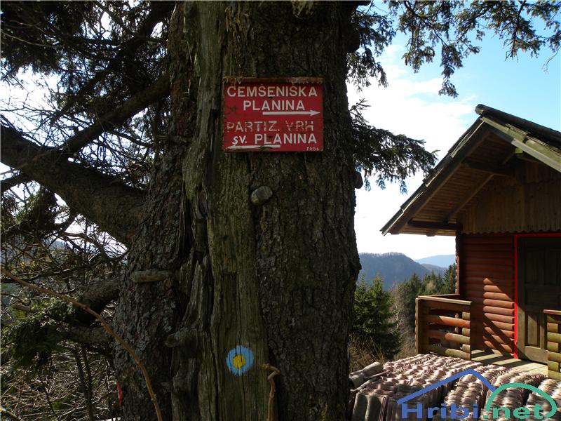 Planinski dom vrhe sobe smučišče medvednica