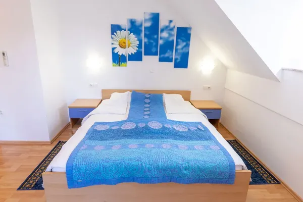 Turizem loka, apartmaji, sobe, wellness, škofja loka 