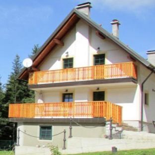 APARTMAJI KOŽELJ, SMUČIŠČE, RIBNICA NA POHORJU, ROGLA