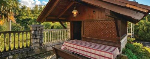 TURISTIČNA KMETIJA, KLET KLOBAS, SEČOVLJE