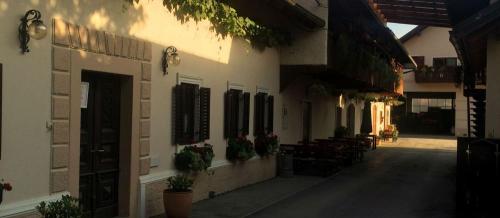 IZLETNIŠKA KMETIJA PRI MLINARJU, ŽALEC