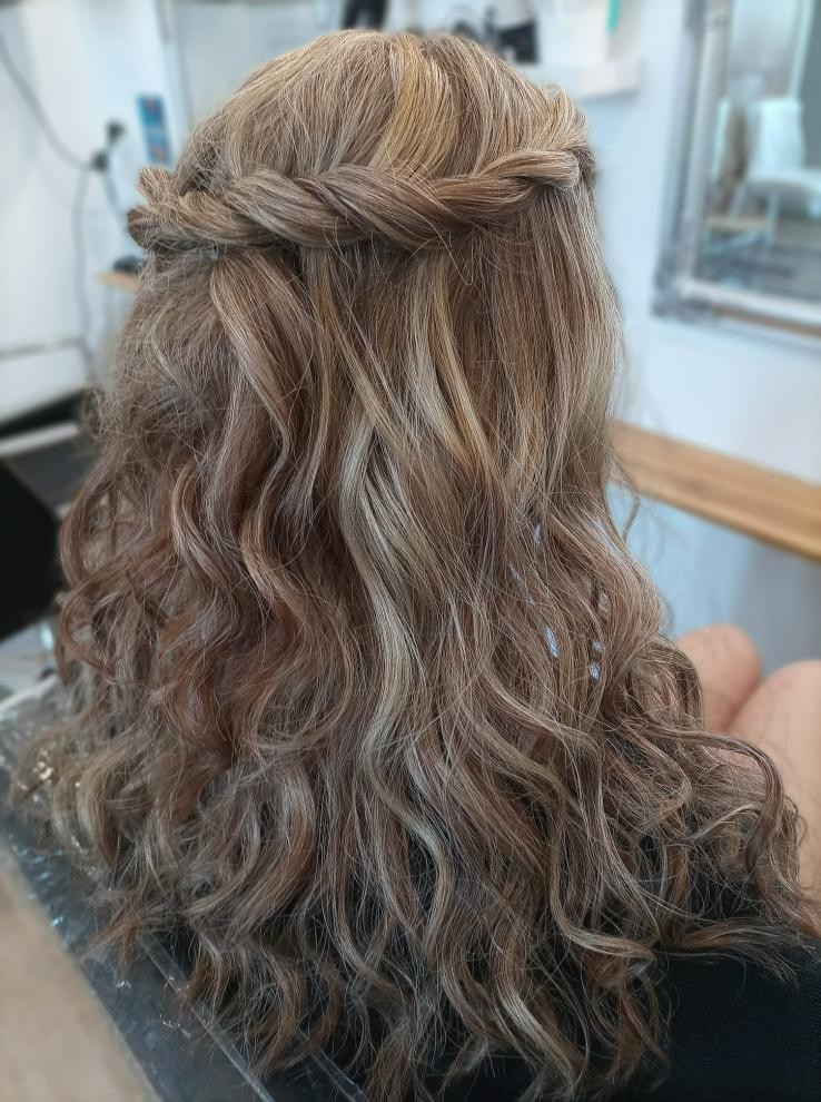 Frizerski salon Mirna Krmelj