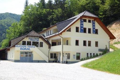 KVALITETNE SEDEŽNE GARNITURE, JEDILNICE, POSTELJE-VZMETNICE, VZGLAVNIKI