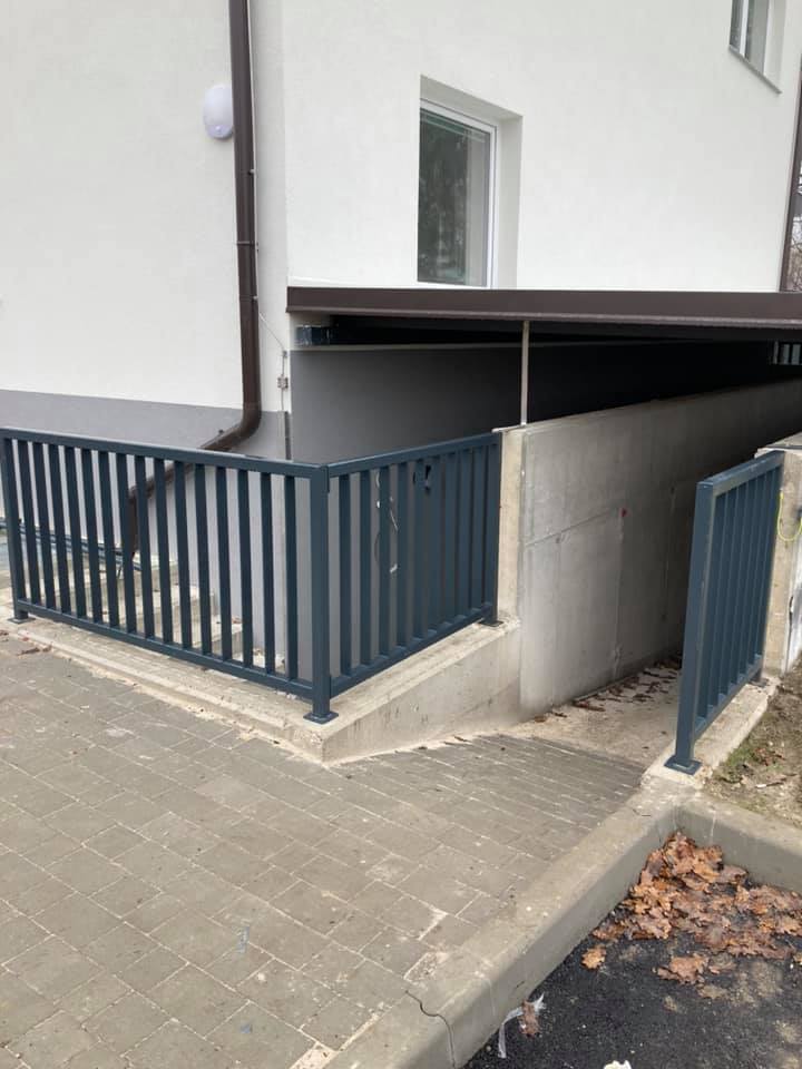 Kovinske ograje za notranje stopnice, kovane balkonske ograje
