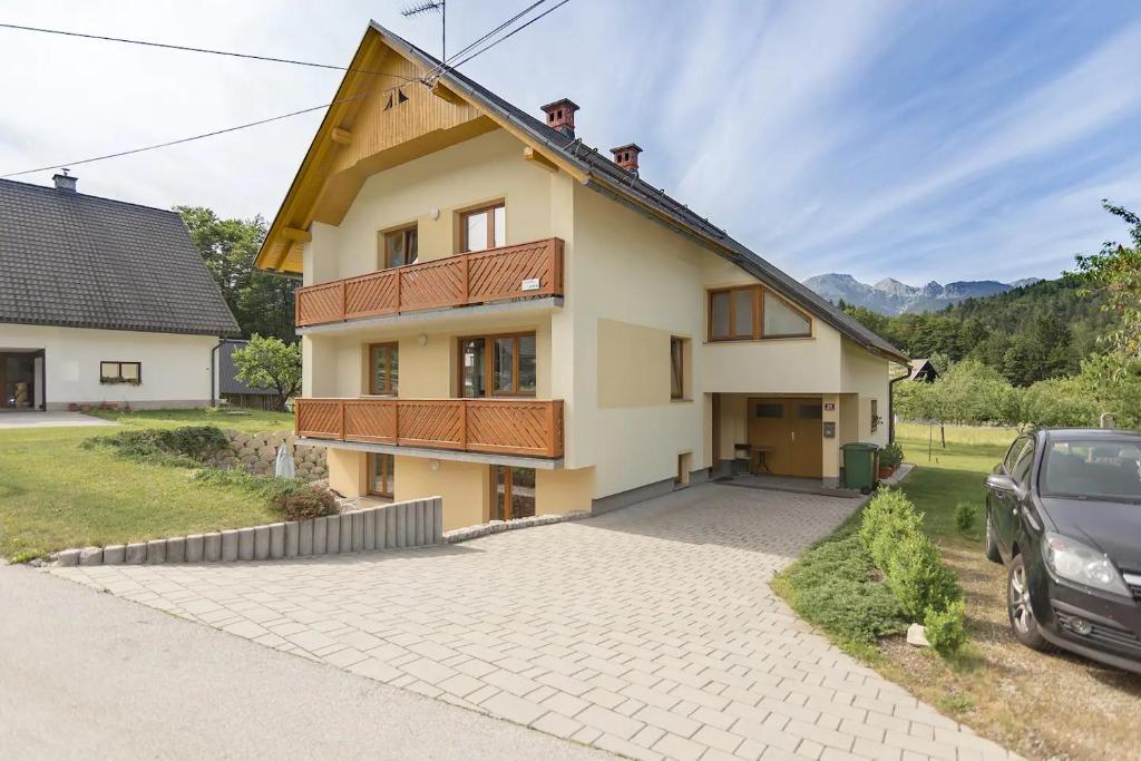 Apartmaji Heingman Bohinj, Ribičev laz