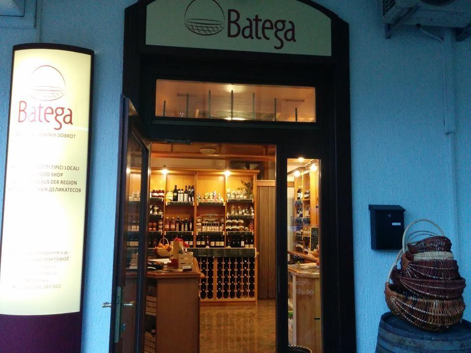 Local food wine and gift shop Portoroz