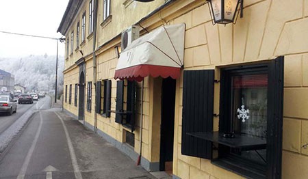 LOKAL ZA 60 LJUDI, PROSTOR ZAKLJUČENE DRUŽBE, PRIVAT ZABAVE, DNEVNI BAR BOŽIČ, LAVRICA