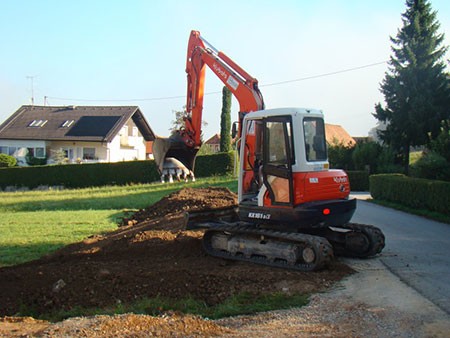 IZKOPI Z BAGROM TRBOVLJE