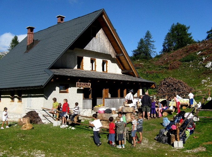 SIRARNA ZADNJI VOGEL, BOHINJSKA BISTRICA