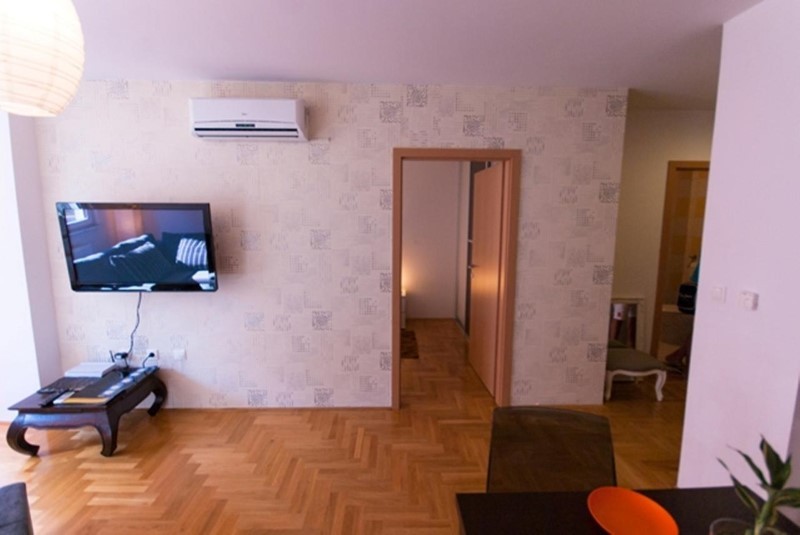 APARTMA LENILU, ZAGREB