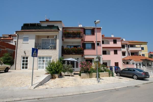 APARTMAJI GOLUBIĆ, PULA