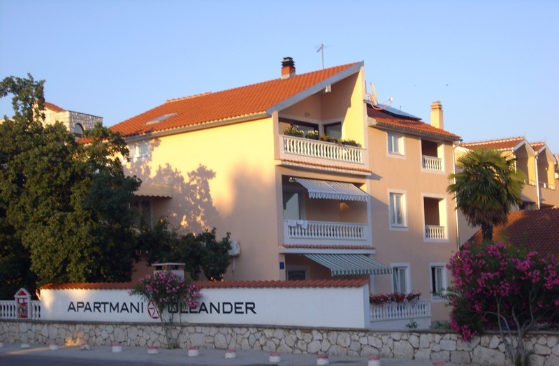 APARTMAJI OLEANDER, VODICE