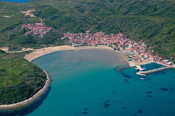 HOTEL IN RESTAVRACIJA SANSEGUS, SUSAK