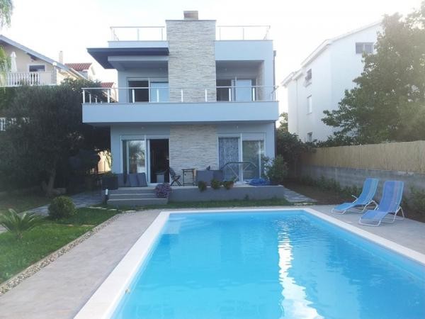 APARTMAJI BOŽANA, BIBINJE