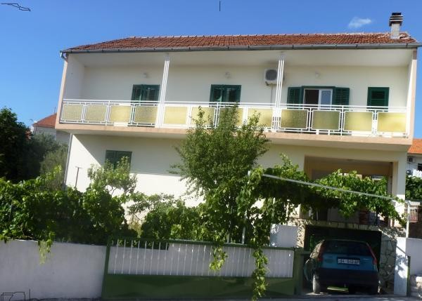 APARTMAJI IRINA, ŠIBENIK