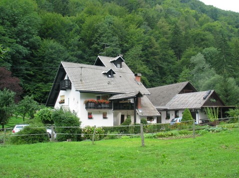 APARTMENTS GUBANEC, APARTMENT KRVAVEC CERKLJE NA GORENJSKE